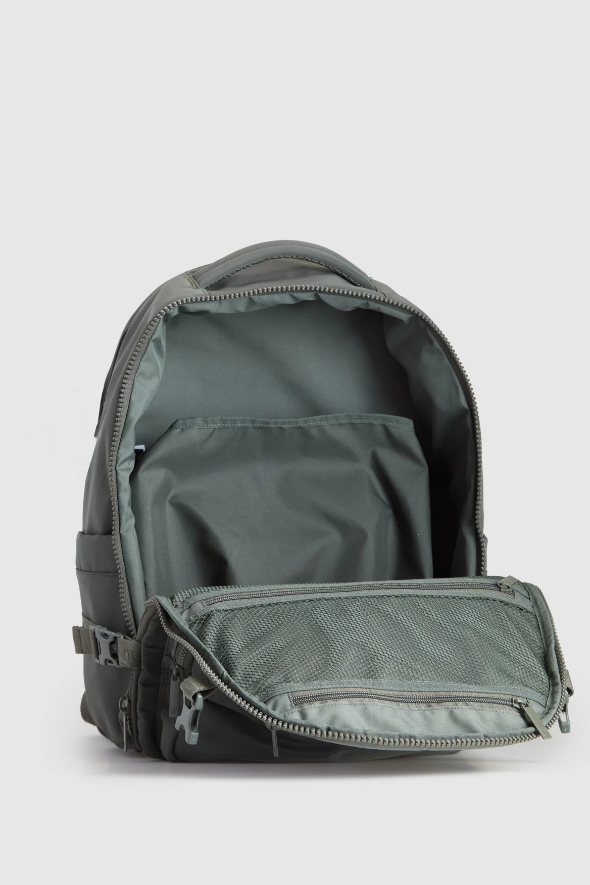 914-seeker-traveller-backpack-4.webp Seeker Traveller Backpack