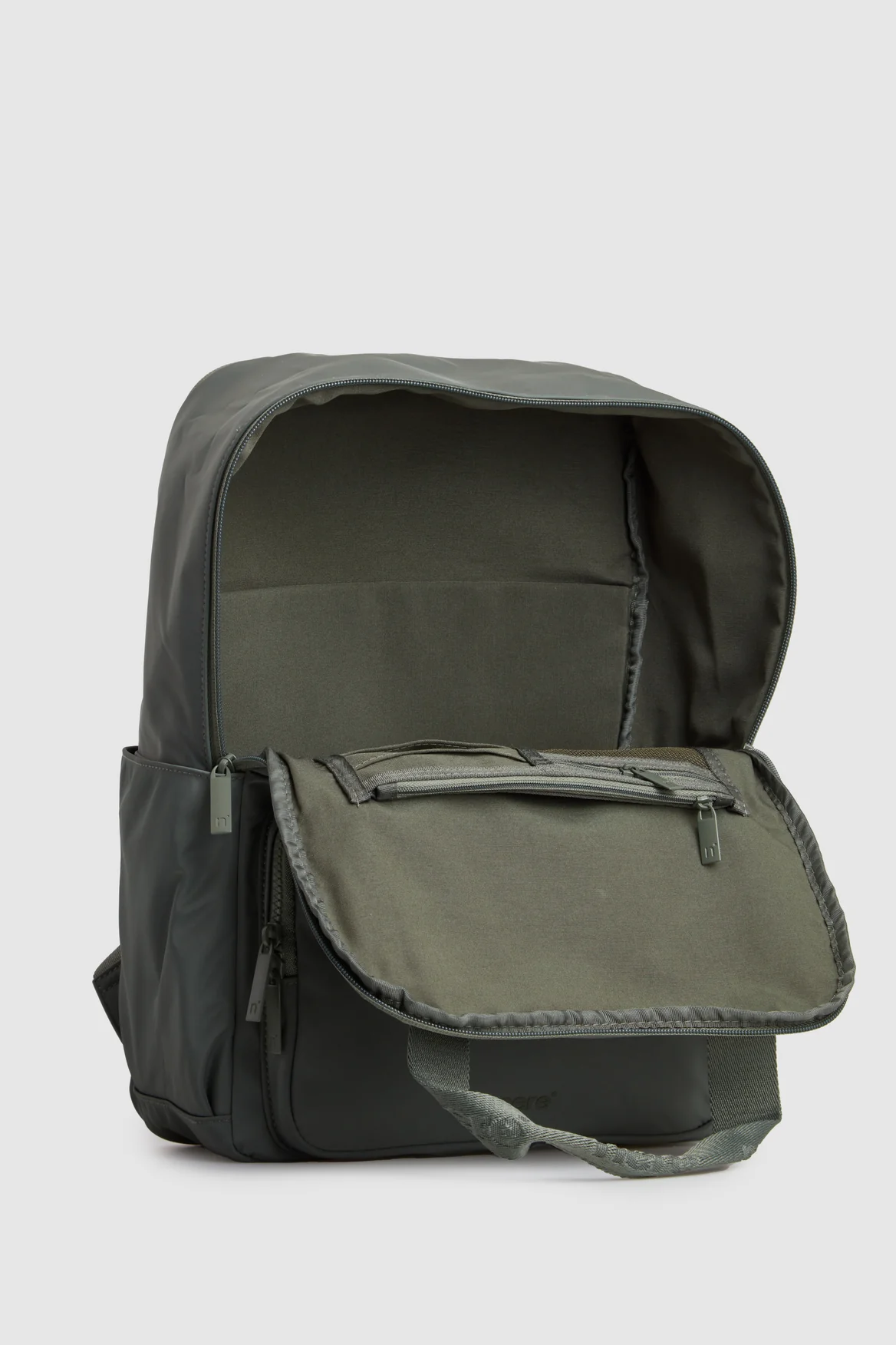 920-seeker-carry-on-backpack-3.webp Seeker Carry On Backpack