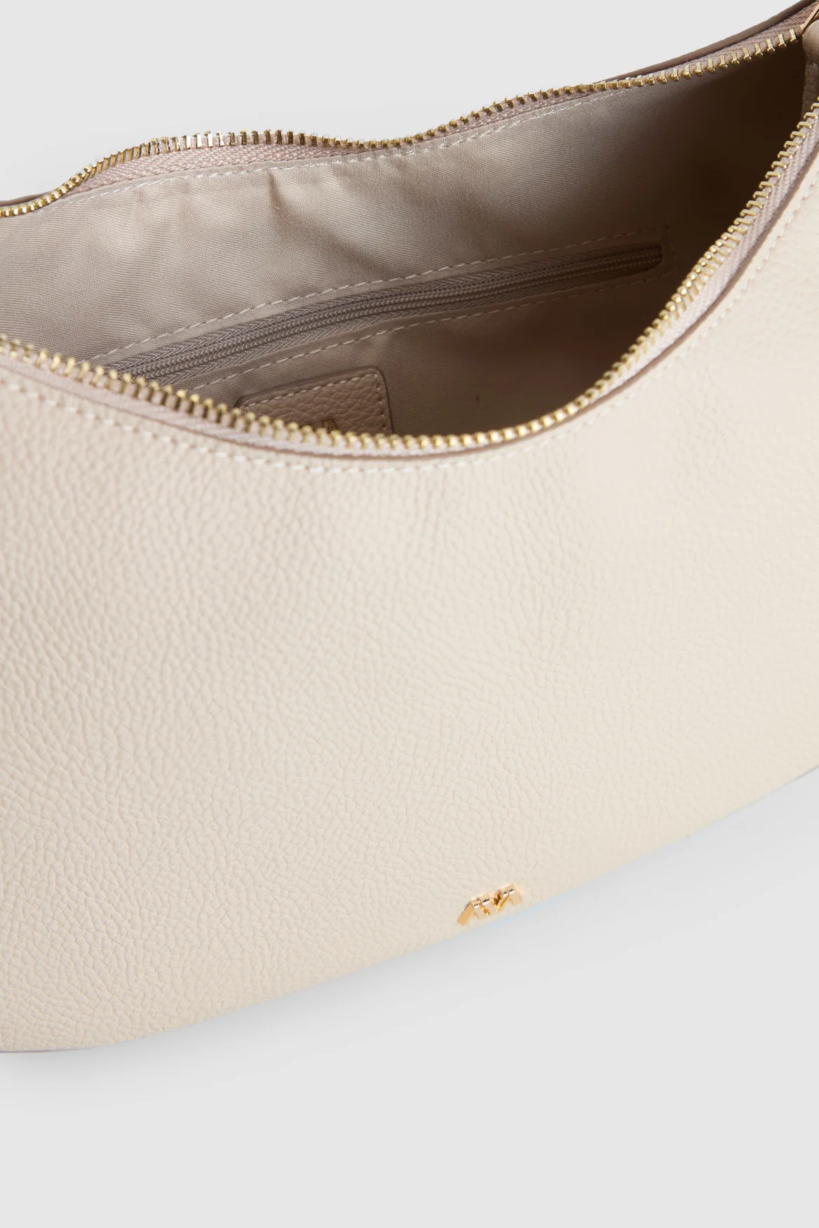 93-juni-curved-shoulder-bag-5.webp Juni Curved Shoulder Bag