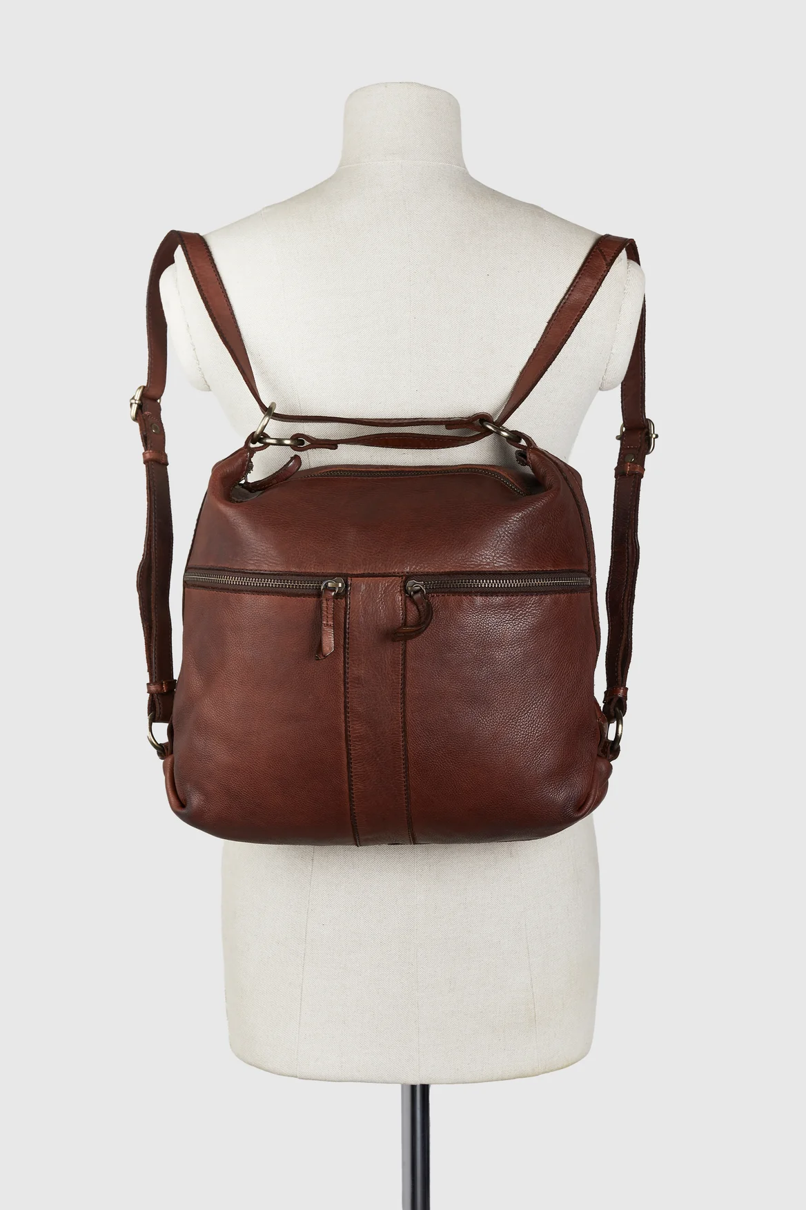 936-ari-leather-convertible-backpack-4.webp Ari Leather Convertible Backpack